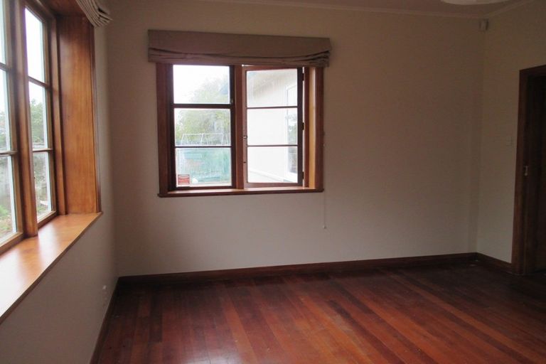 Photo of property in 42 Savage Crescent, West End, Palmerston North, 4412