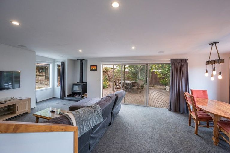 Photo of property in 1 Bird Lane, Wakefield, 7025