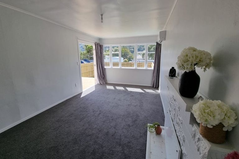 Photo of property in 70 Main Road, Wainuiomata, Lower Hutt, 5014