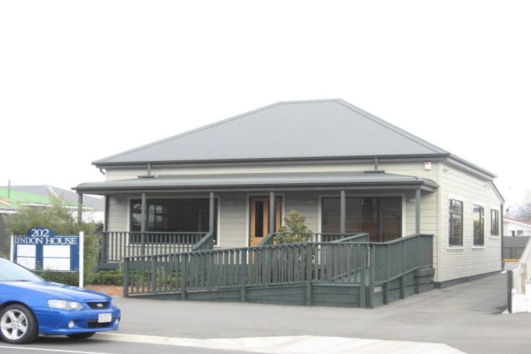 Photo of property in 202 Lyndon Road West, Hastings, 4122
