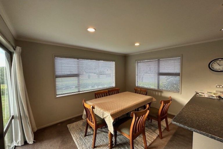 Photo of property in 2 Heuchan Lane, Wanaka, 9305