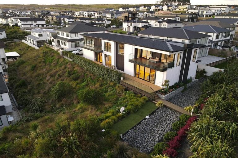 Photo of property in 6 Kina Place, Long Bay, Auckland, 0630