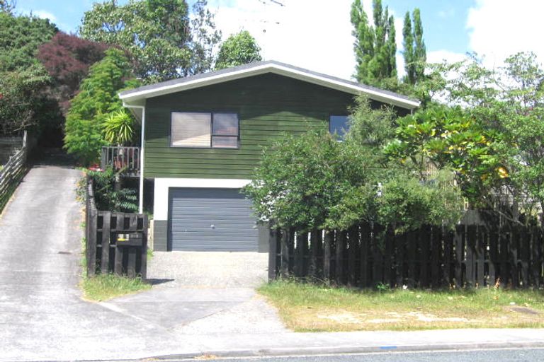 Photo of property in 2/117 Spinella Drive, Bayview, Auckland, 0629