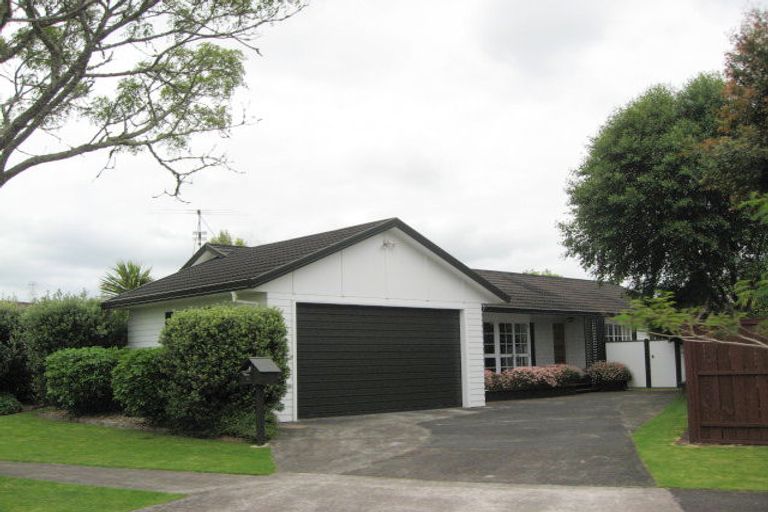 Photo of property in 6 Evanda Crescent, Conifer Grove, Takanini, 2112