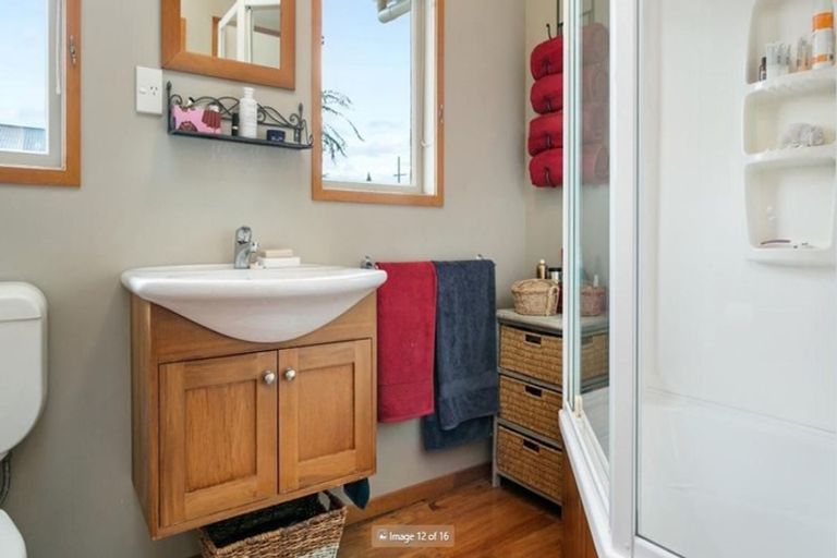 Photo of property in 16 Little Street, Tirau, 3410