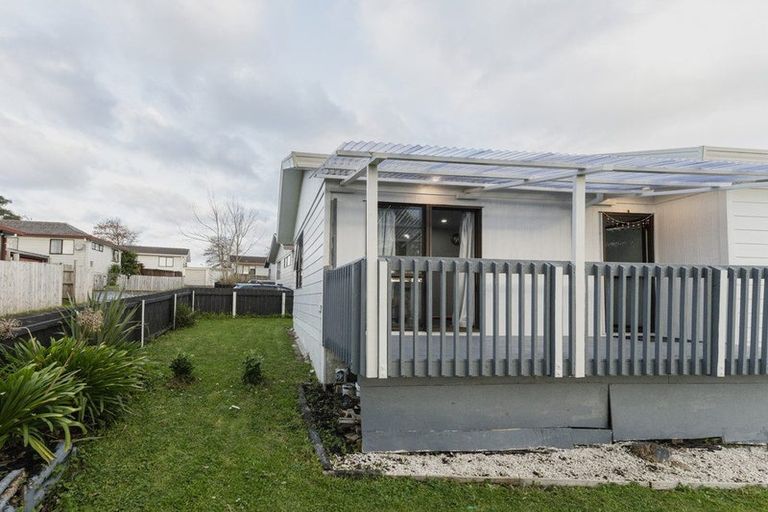 Photo of property in 1/71 Luanda Drive, Ranui, Auckland, 0612