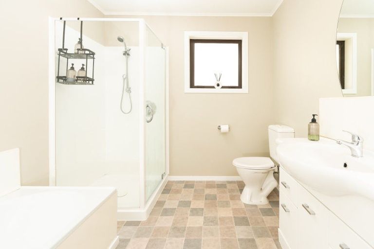 Photo of property in 184 Orangi Kaupapa Road, Northland, Wellington, 6012