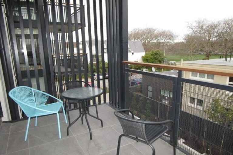 Photo of property in 1/50 Kilmore Street, Christchurch Central, Christchurch, 8013