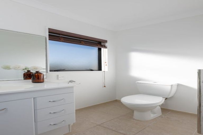 Photo of property in 230b Sturges Road, Henderson, Auckland, 0612