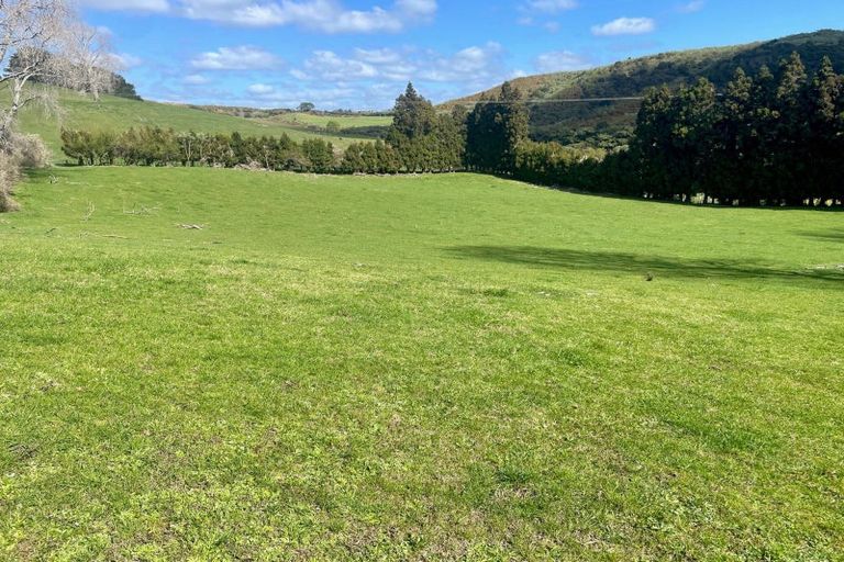 Photo of property in 24 Eagle Street, Welcome Bay, Tauranga, 3112