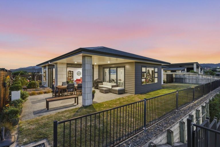 Photo of property in 19 Taranui Way, Paraparaumu Beach, Paraparaumu, 5032