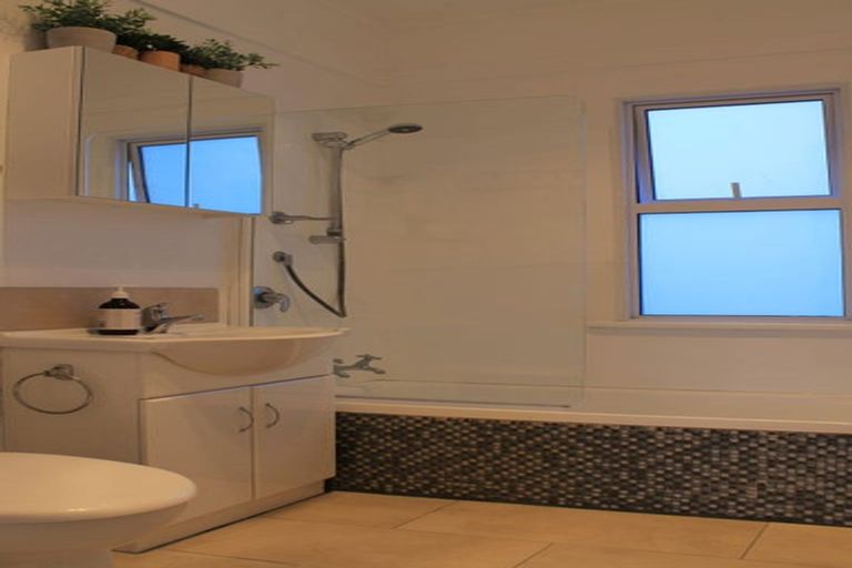 Photo of property in 10a Hill Street, Lawrence, 9532