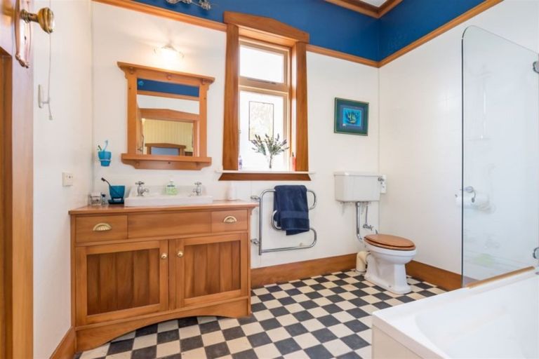 Photo of property in 47 Cambridge Terrace, Waiwhetu, Lower Hutt, 5010