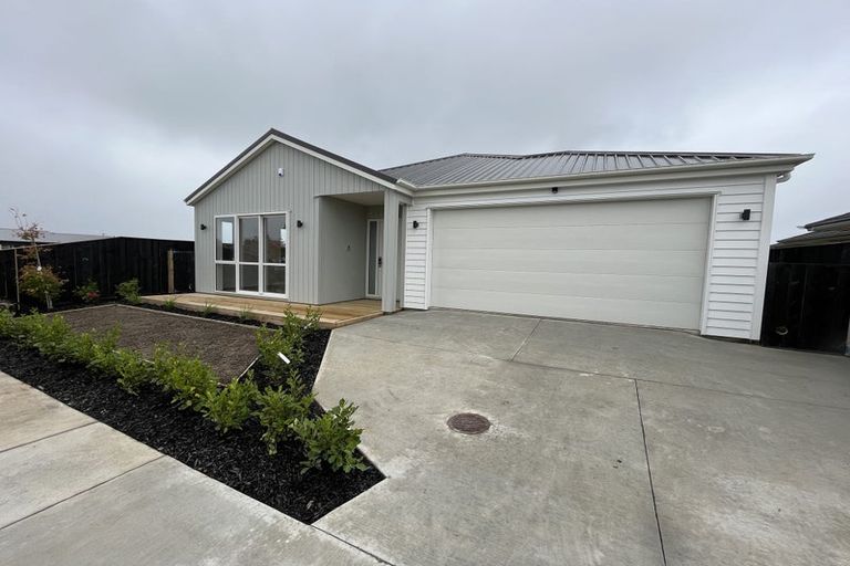 Photo of property in 20 Babina Avenue, Kumeu, 0810