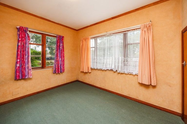 Photo of property in 2 Hobson Place, Takaro, Palmerston North, 4412