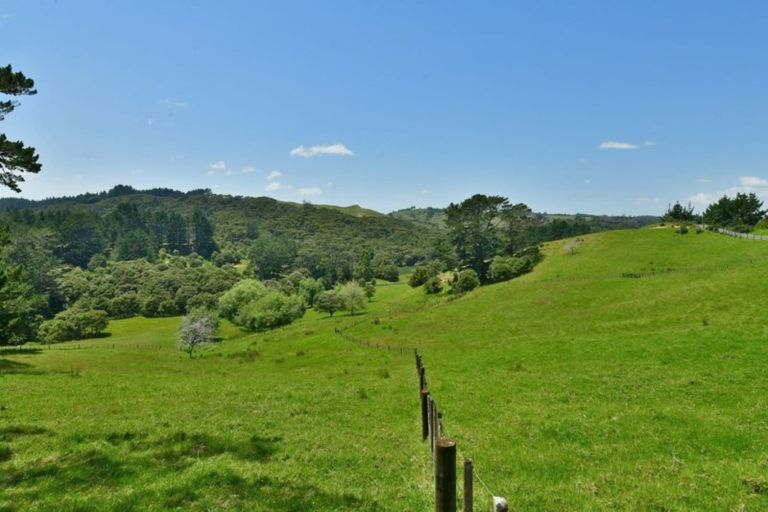 Photo of property in 123 Gatfield Road, Kaukapakapa, 0873