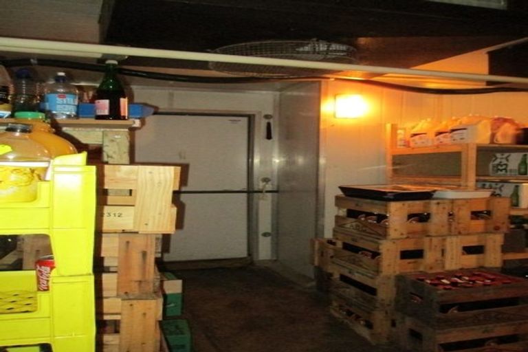 Photo of property in 21 Coronation Street, Belmont, Auckland, 0622