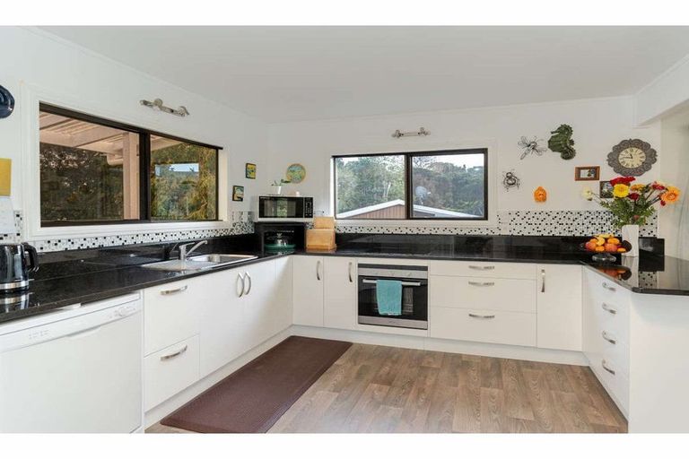 Photo of property in 87 Doves Bay Road, Kerikeri, 0294