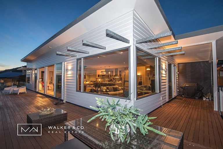 Photo of property in 17a Riverstone Drive, Riverstone Terraces, Upper Hutt, 5018