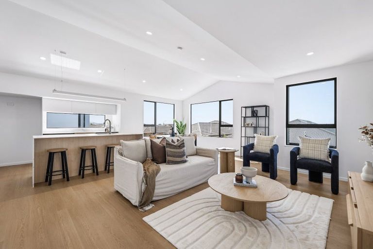 Photo of property in 25 Carronade Street, Papamoa Beach, Papamoa, 3118