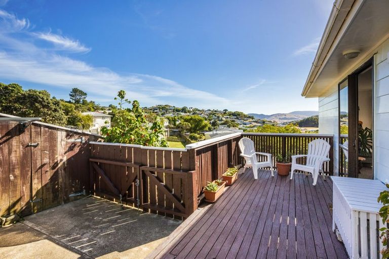 Photo of property in 37 Beaumaris Crescent, Ascot Park, Porirua, 5024