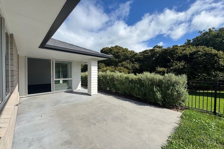 Photo of property in 10 Ratahi Way, Omokoroa, 3114