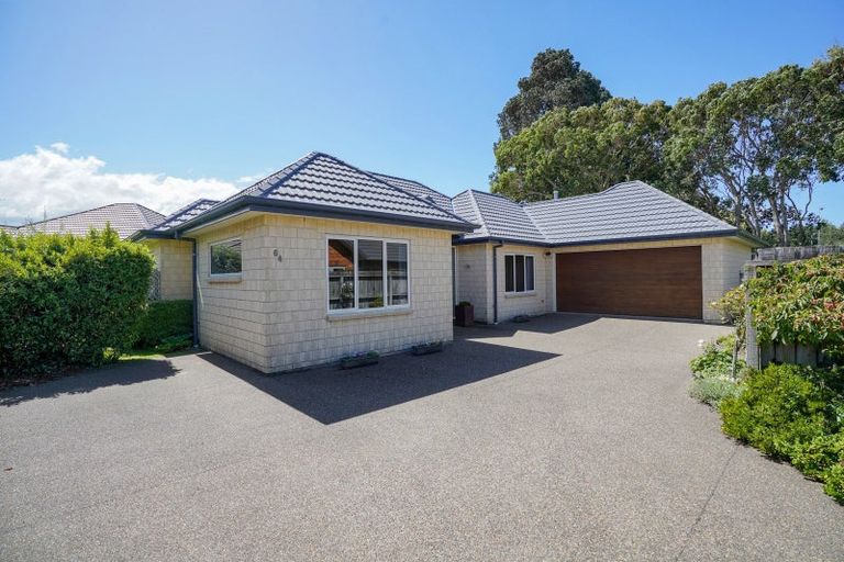 Photo of property in 64 Glenroy Park Drive, Waikiwi, Invercargill, 9810