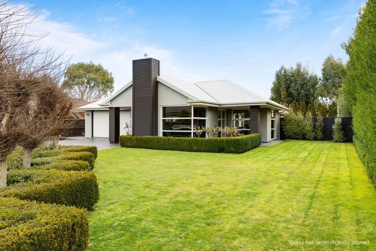 Photo of property in 8 Nautilus Place, Spencerville, Christchurch, 8083
