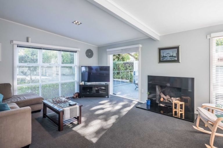 Photo of property in 36 Golf Road, Paraparaumu Beach, Paraparaumu, 5032