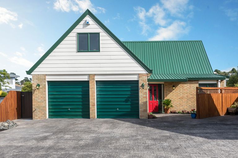 Photo of property in 1/23 Solana Court, Botany Downs, Auckland, 2010