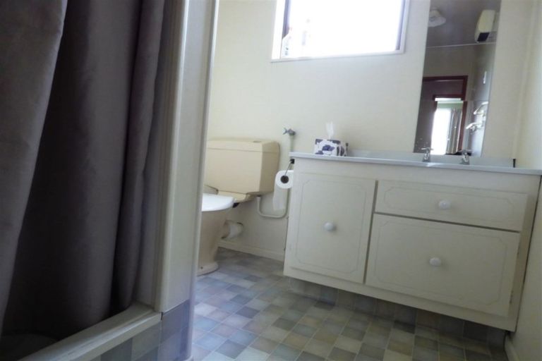 Photo of property in 16 Kamahi Street, Kaka Point, Balclutha, 9271