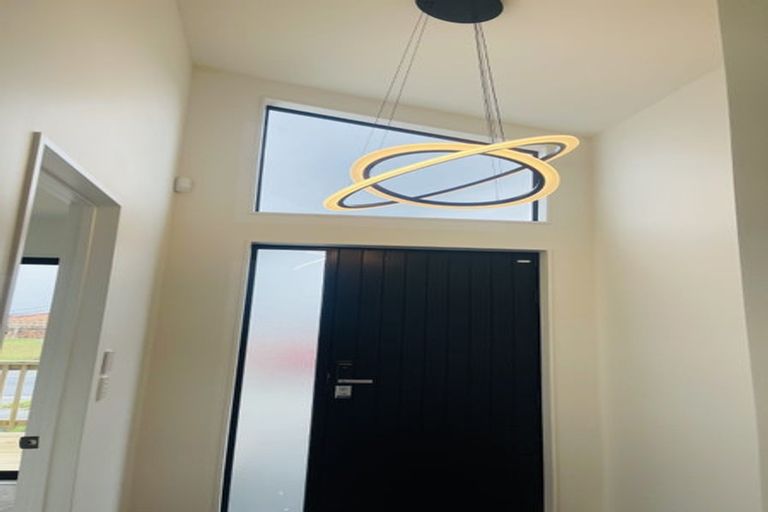 Photo of property in 17 Cronshaw Road, Karaka, Papakura, 2113