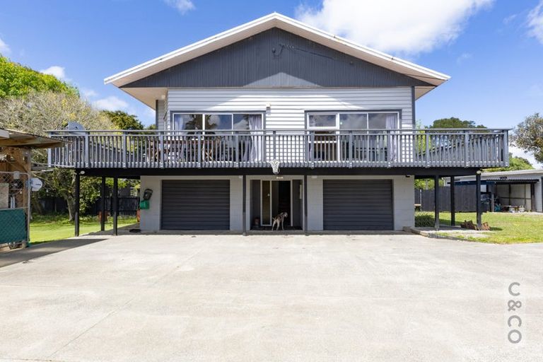 Photo of property in 24 Waikoukou Valley Road, Waimauku, 0812