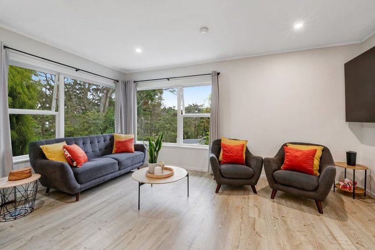 Photo of property in 2/10 Nea Place, Hillcrest, Auckland, 0627