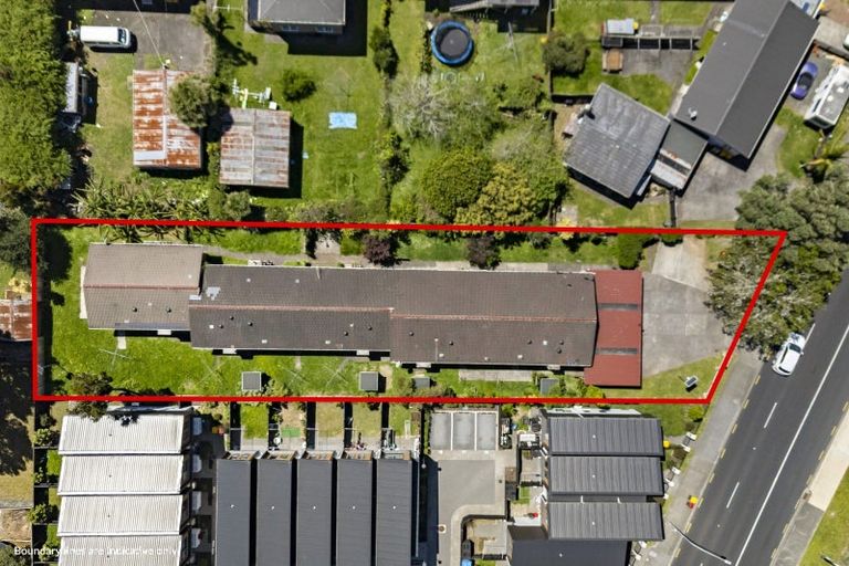 Photo of property in 3 Sturges Road, Henderson, Auckland, 0610