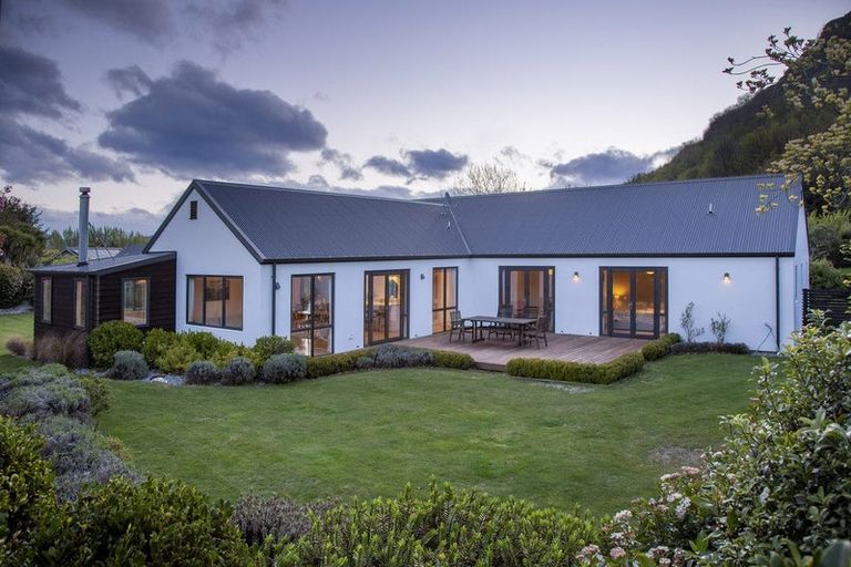 Photo of property in Butel Park, 30 Essex Avenue, Arrowtown, 9302