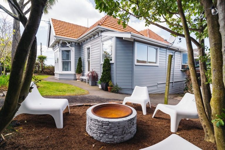 Photo of property in 112 Eglinton Road, Mornington, Dunedin, 9011