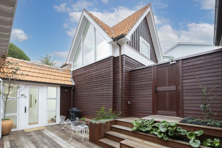 Photo of property in 1/69 Princes Street, Northcote Point, Auckland, 0627