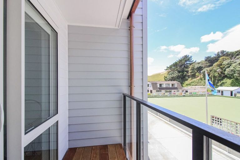Photo of property in 1/7 Grays Road, Plimmerton, Porirua, 5026