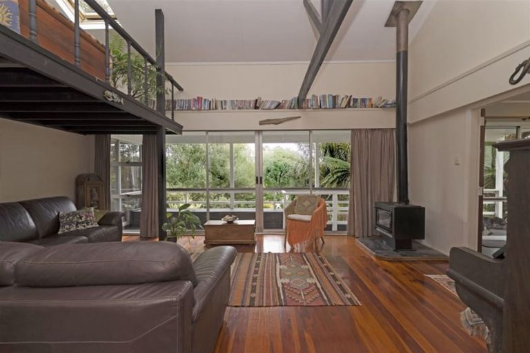 Photo of property in 214 Motutara Road, Muriwai, Waimauku, 0881