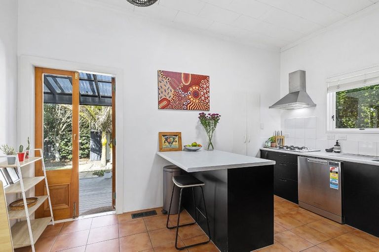 Photo of property in 39 Dee Street, Island Bay, Wellington, 6023