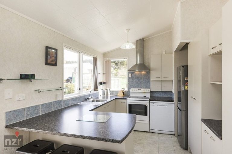 Photo of property in 6 King Street, Halcombe, Feilding, 4779