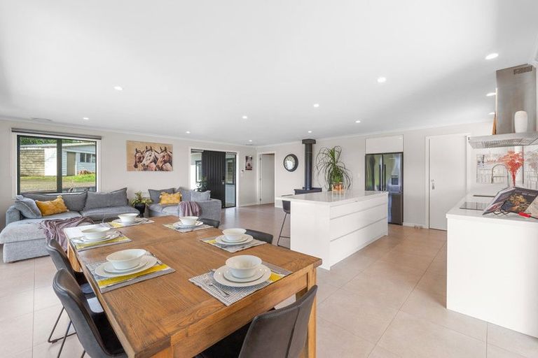 Photo of property in 298 Red Hills Road, Taupaki, Henderson, 0782