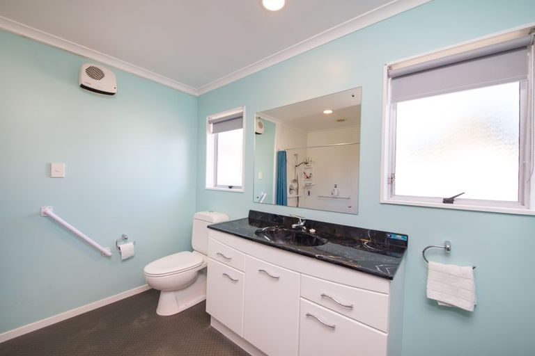 Photo of property in 5 Carter Crescent, Awapuni, Palmerston North, 4412