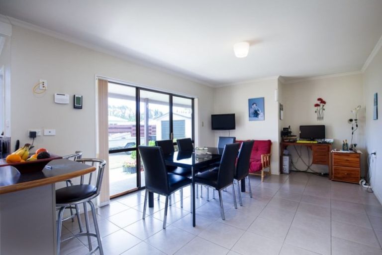 Photo of property in 38 Kowhai Street, Inglewood, 4330