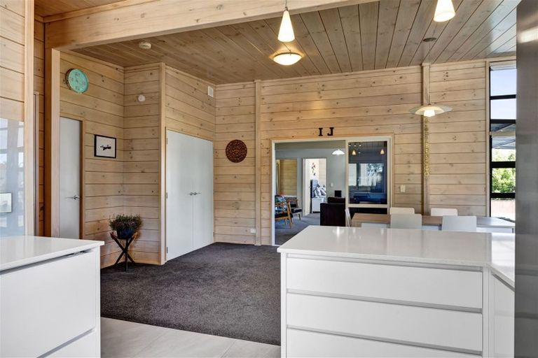 Photo of property in 11 Highfield Place, Highlands Park, New Plymouth, 4312