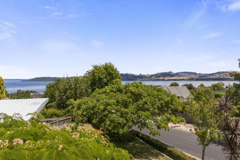 Photo of property in 45 Harvey Street, Waipahihi, Taupo, 3330