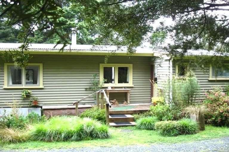 Photo of property in 64 Paparoa Station Road, Paparoa, 0571