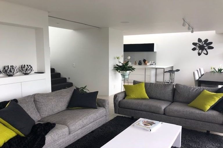 Photo of property in 8b Marama Street, Castor Bay, Auckland, 0620