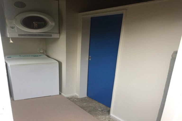 Photo of property in 1/1 Sylvan Park Avenue, Milford, Auckland, 0620